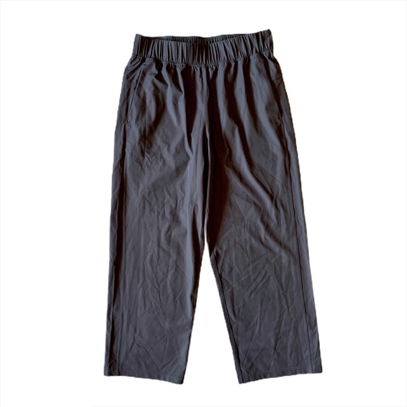 LIKE NEW: Lululemon Crops - Picture 4 of 6